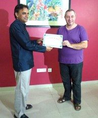 PHOTO REMISE DE DIPLOME PAR DR PARTAP