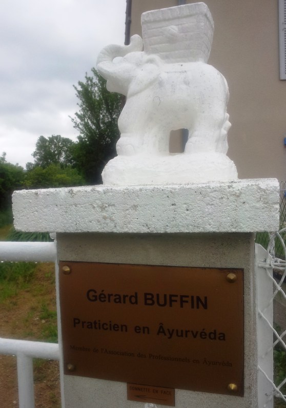 ELEPHANT PORTAIL ENTREE CENTRE ANANTA